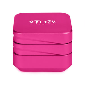 STEEZY® 4+1 | High Class Grinder | 63mm | 4-teilig Kräutermühle | quadratisch | CNC-gefräste Aluminiumlegierung | Neodym Magnetverschluss | Inklusive Pinsel & Klopfband "Pink Bubblegum"