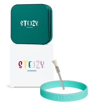 STEEZY® Classic | High-Class Grinder | 63mm | 2-piece herb grinder | Square | CNC-machined aluminum alloy | Neodymium magnetic closure | Includes brush & tapping band "Jade Green"