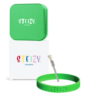 STEEZY® Classic | High-Class Grinder | 63mm | 2-piece herb grinder | square | CNC-machined aluminum alloy | Neodymium magnetic closure | Includes brush & tapping band "Summer Green"