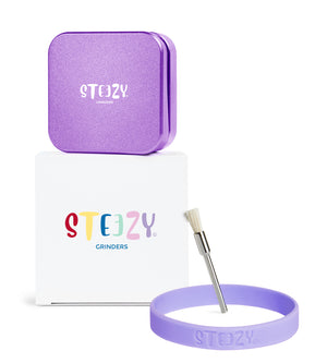 STEEZY® Pocket | High-Class Grinder | 55mm | 2-piece herb grinder | Square | CNC-machined aluminum alloy | Neodymium magnetic closure | Includes brush & tapping band "Purple Rose"