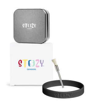 STEEZY® Pocket | High-Class Grinder | 55mm | 2-Piece Herb Grinder | Square | CNC-machined aluminum alloy | Neodymium magnetic closure | Includes brush & tapping band "Cool Gray"